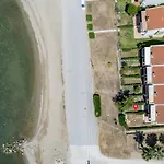 Blue Pearl-beachfront Maisonette *