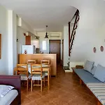 Blue Pearl-beachfront Maisonette