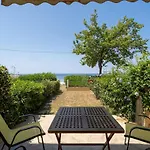 Blue Pearl-beachfront Maisonette Nikiti (Sithonia)