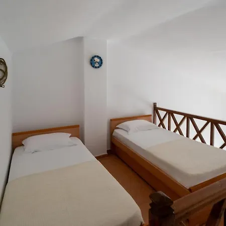 Blue Pearl-beachfront Maisonette * Nikiti (Sithonia)