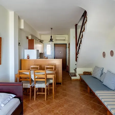 Blue Pearl-beachfront Maisonette